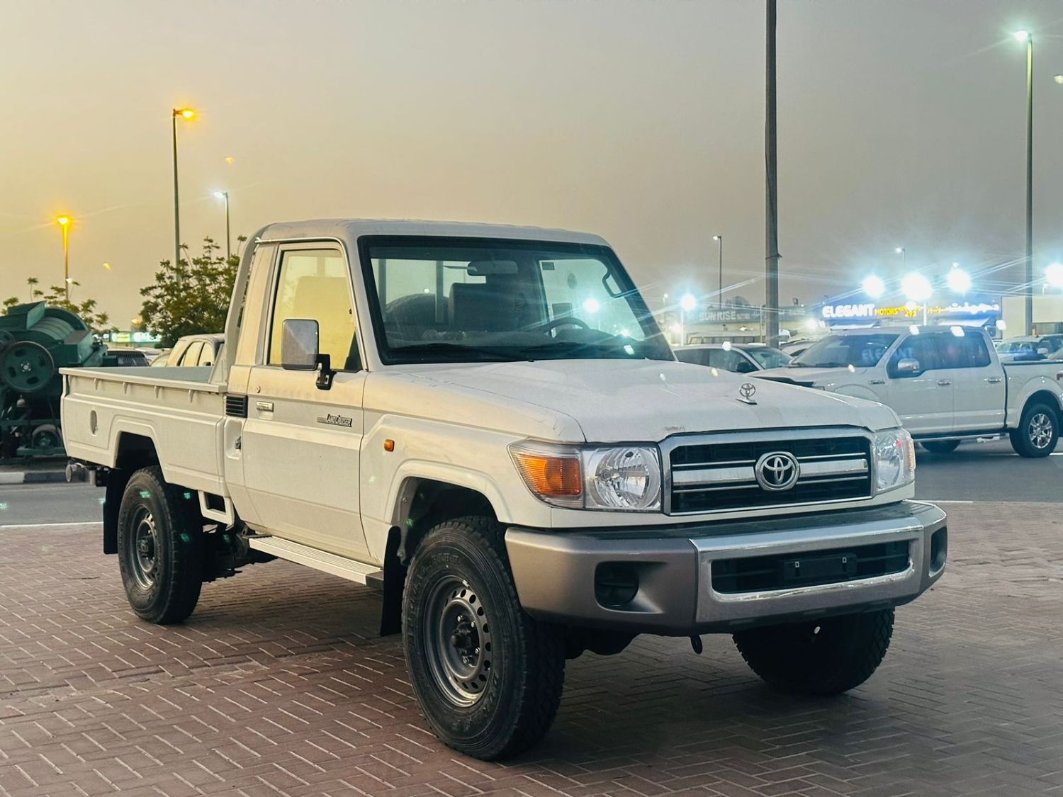 Toyota landcruiser pickup 2016
