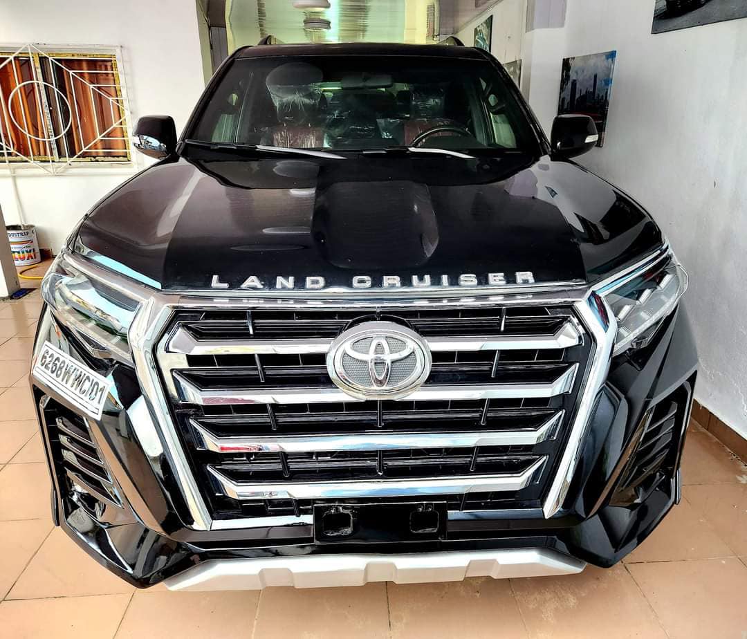 TOYOTA LAND CRUISER PRADO VXR v6 2021
