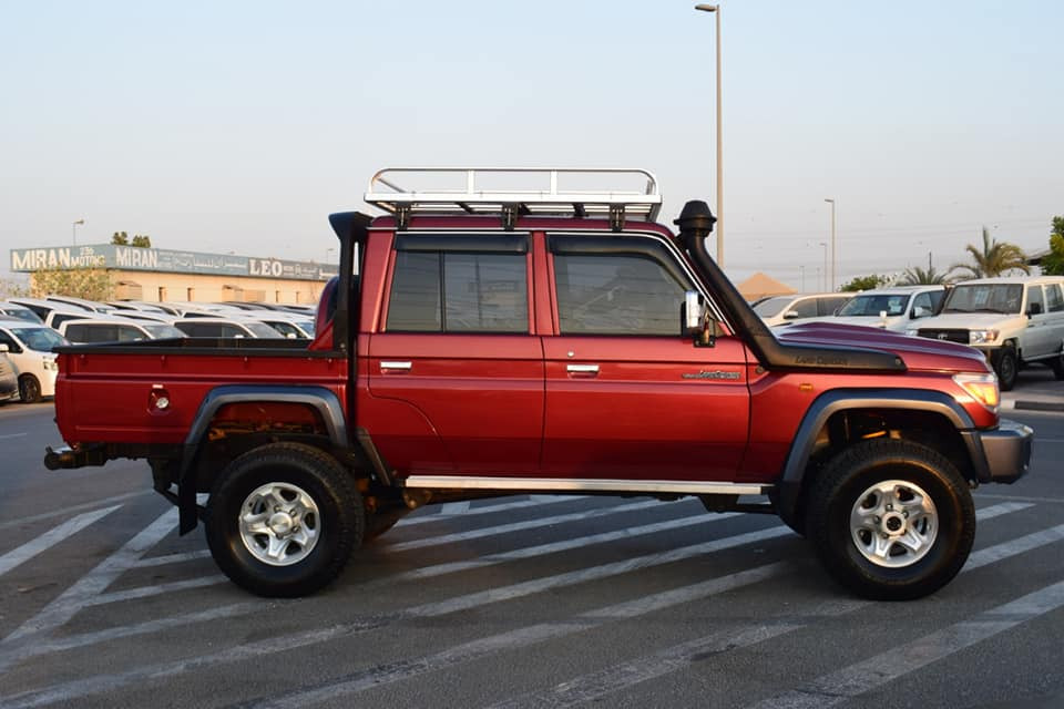 Toyota  Land cruiser Pickup 2021 Red