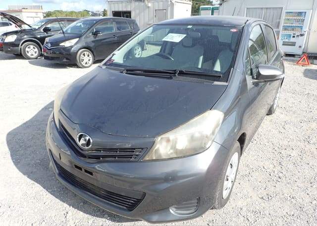 2011 TOYOTA VITZ F