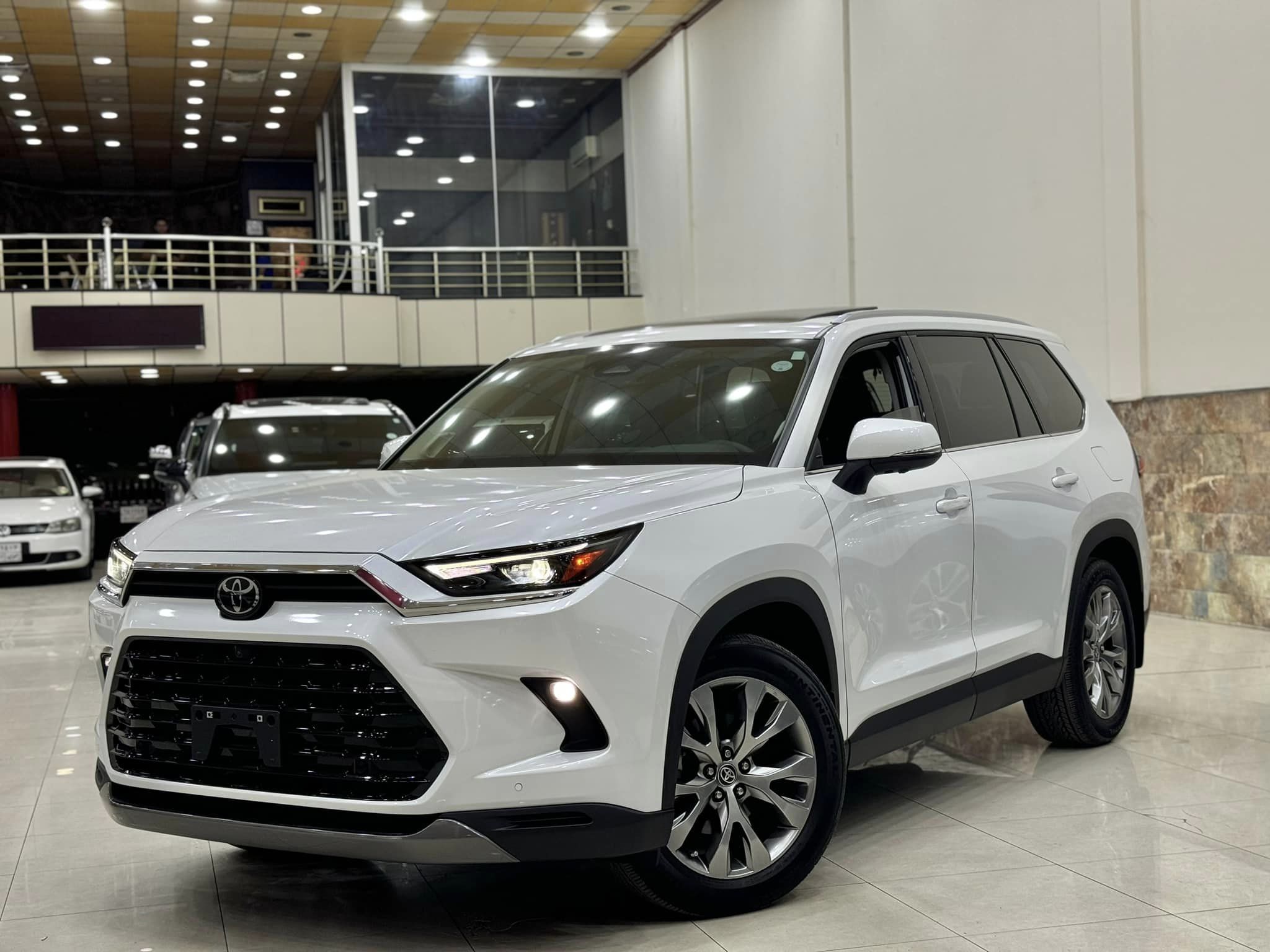 TOYOTA GRAND HIGHLANDER  2024