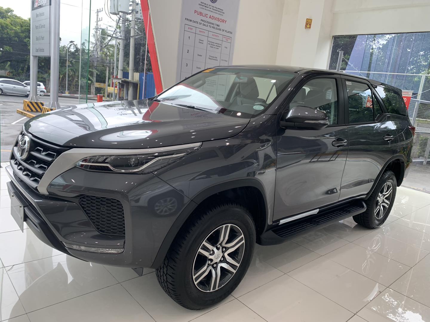 Toyota Fortuner 2.4 G 4x2 AT 2023