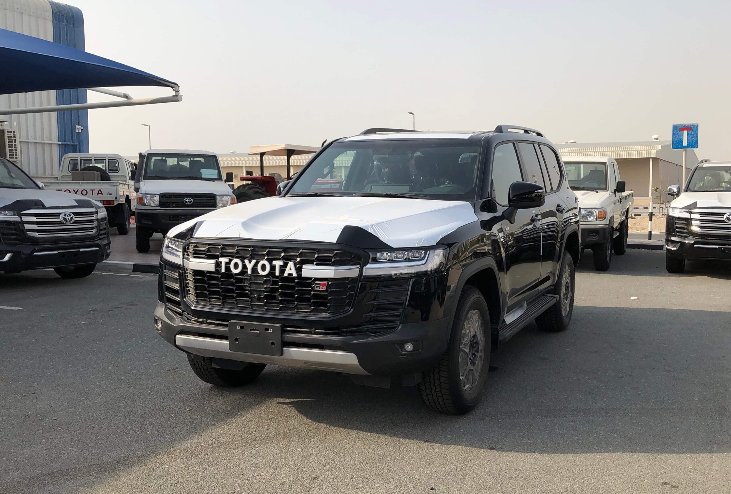 Toyota Land Cruiser GR 2022 3.3D Black 