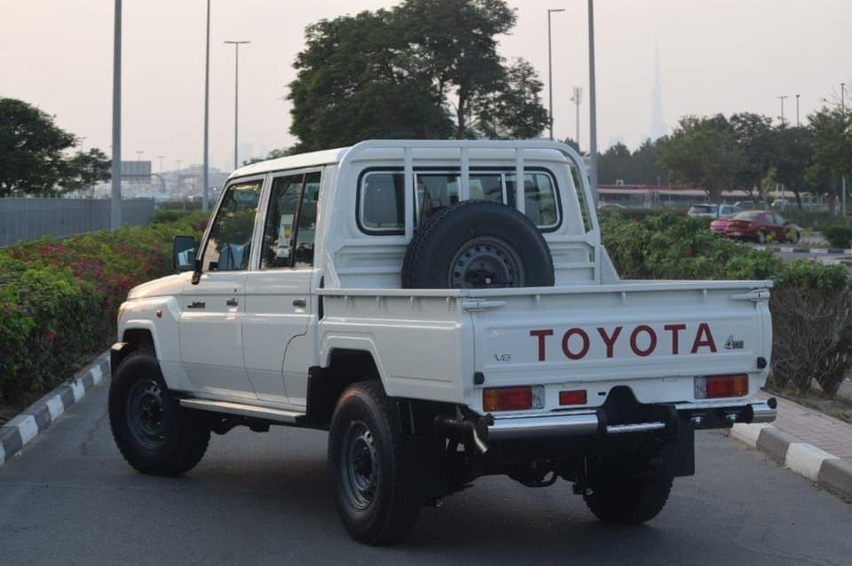 Toyota Land cruiser Pickup White 2021  Interior gray