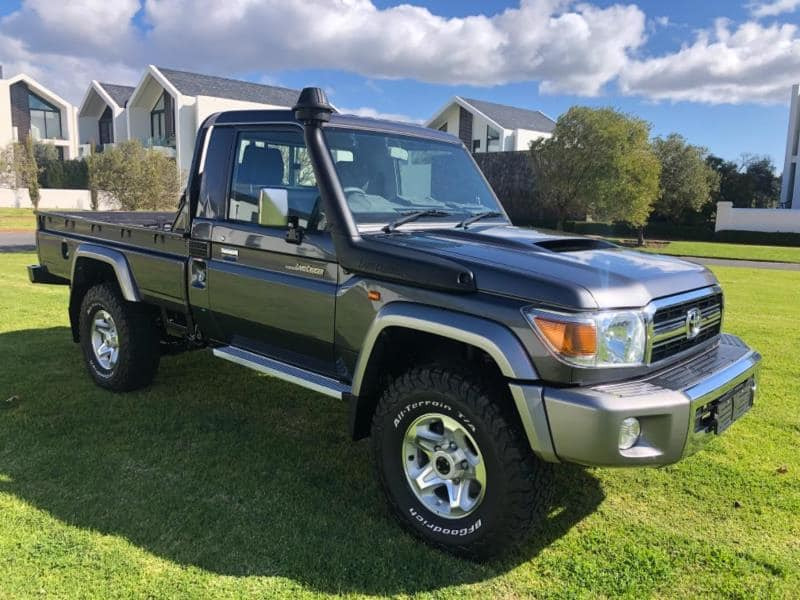 Toyota Land Cruiser Pickup 2015