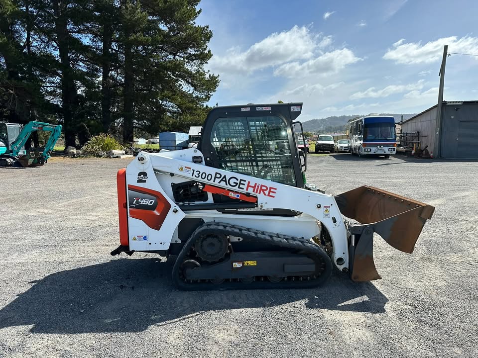 Bobcat T450 skid steer
