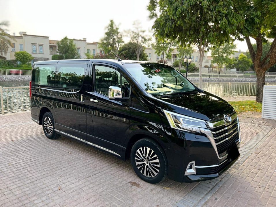 TOYOTA HIACE