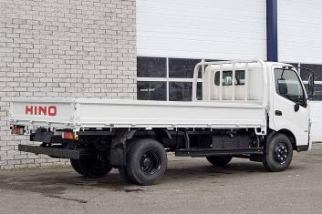 HINO 300-714 SC 4X2 SIDED PLATFORM TRUCK
