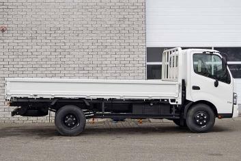 HINO 300-714 SC 4X2 SIDED PLATFORM TRUCK