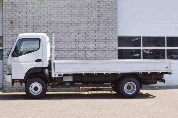 MITSUBISHI FUSO CANTER 4X4 SIDED PLATFORM TRUCK