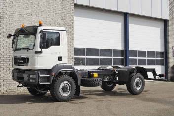 MAN TGM 18.240 BB 4X4 CHASSIS CABIN LHD