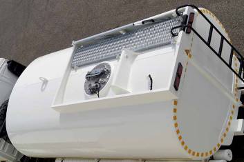 MAN TGM 18.240 BB 4x4 FUEL TANKER