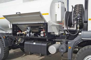 MAN TGM 18.240 BB 4x4 FUEL TANKER