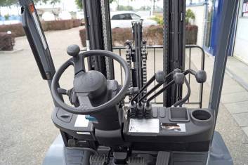 TOYOTA 8FDF30 FORKLIFT