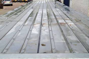SCHMITZ SHD 3 AXLE FLATBED TRAILER