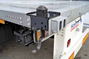 SCHMITZ SHD 3 AXLE FLATBED TRAILER