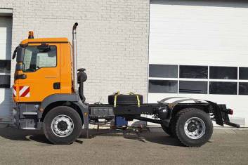 MAN TGM 18.240 BB 4X2 CHASSIS CABIN RHD
