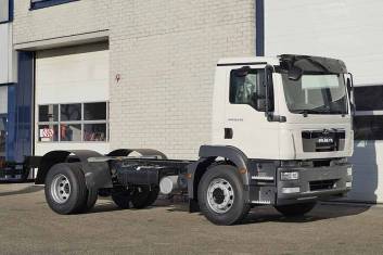 MAN TGM 18.240 BB 4X2 CHASSIS CABIN
