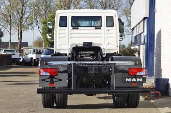 MAN TGM 18.240 BB 4X2 CHASSIS CABIN