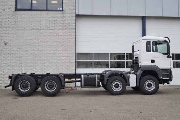 MAN TGS 41.400 BB-WW 8X4 CHASSIS CABIN