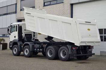 MAN TGS 41.400 BB-WW 8X4 TIPPER TRUCK