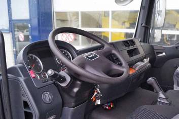 MAN TGM 18.330 BB 4X2 CREW CAB WITH CRANE