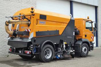 MAN TGM 18.240 4X2 SWEEPER TRUCK L+R