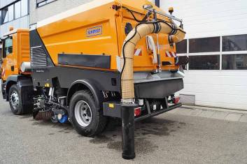 MAN TGM 18.240 4X2 SWEEPER TRUCK L+R