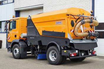 MAN TGM 18.240 4X2 SWEEPER TRUCK R