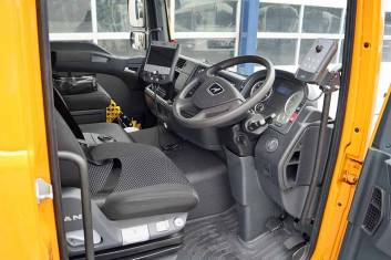 MAN TGM 18.240 4X2 SWEEPER TRUCK R