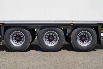 SCHMITZ-CARGOBULL SKO 24/L 13.4 FP60 COOL REEFER