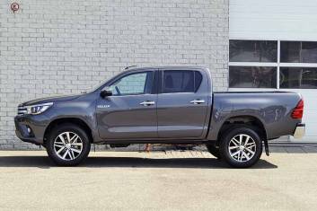 TOYOTA HILUX 2.4 D4D EXECUTIVE AT