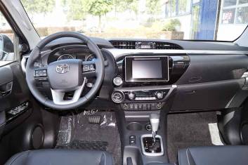TOYOTA HILUX 2.4 D4D EXECUTIVE AT