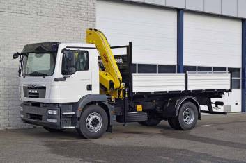 MAN TGM 18.240 BB 4X2 3-WAY TIPPER WITH CRANE