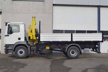 MAN TGM 18.240 BB 4X2 3-WAY TIPPER WITH CRANE