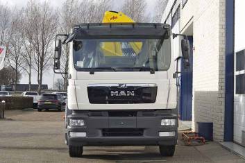 MAN TGM 18.240 BB 4X2 3-WAY TIPPER WITH CRANE