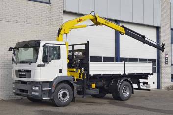 MAN TGM 18.240 BB 4X2 3-WAY TIPPER WITH CRANE