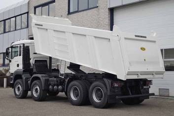 MAN TGS 41.400 BB-WW 8X4 TIPPER TRUCK