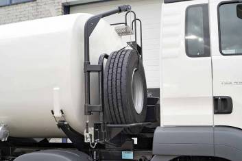 MAN TGS 41.400 BB-WW 8X4 FUEL TANK TRUCK