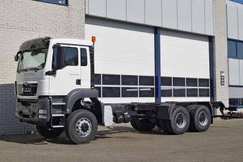 MAN TGS 33.400 BB-WW 6X6 CHASSIS CABIN