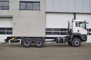 MAN TGS 33.400 BB-WW 6X6 CHASSIS CABIN