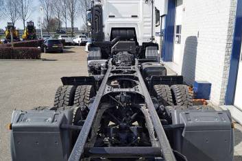 MAN TGS 33.400 BB-WW 6X6 CHASSIS CABIN