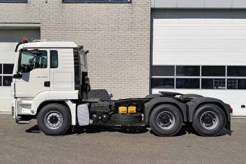 MAN TGS 33.480 BBS-WW AT ADR 6X4 TRACTOR HEAD