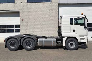 MAN TGS 33.480 BBS-WW AT ADR 6X4 TRACTOR HEAD