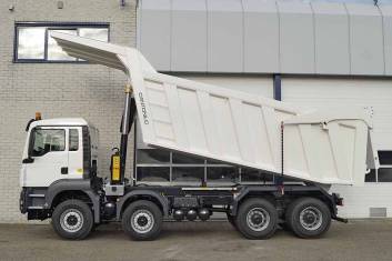 MAN TGS 41.400 BB-WW 8X4 TIPPER TRUCK