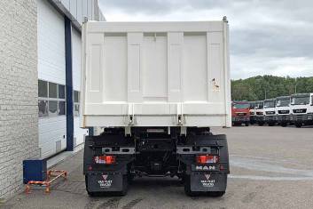 MAN TGS 40.400 BBS-WW 6X6 TIPPER TRUCK