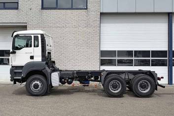 MAN TGS 33.400 BB-WW 6X6 CHASSIS CABIN
