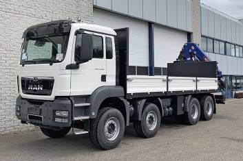 MAN TGS 41.400 BB-WW AT 8X4 FLATBED WITH CRANE
