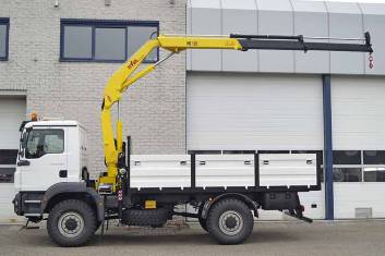 MAN TGM 13.240 BB 4X4 FLATBED TRUCK WITH CRANE