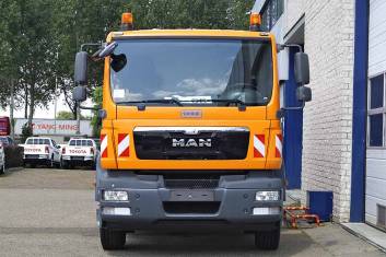 MAN TGM 18.330 BB 4X2 AIRPORT SWEEPER TRUCK